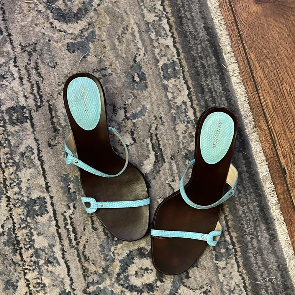 Slippers - Picture 2 of 6